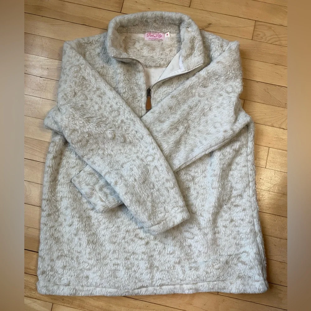SOLD ❤️ Pink lily leopard Sherpa sweater - Picture 1 of 2